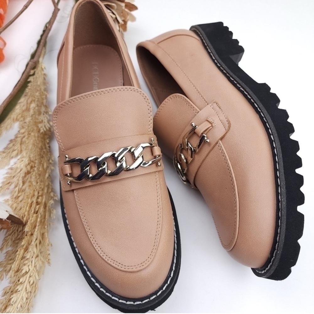 BCBGeneration Tan Gold Loafers Sz 9